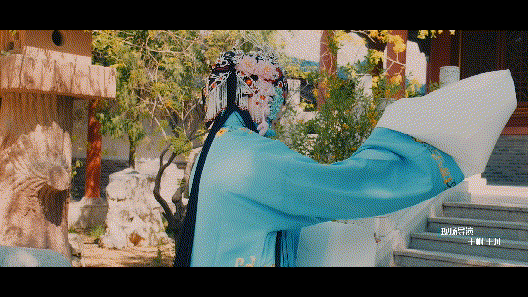 e83a1a5c0e0c4c4b835a74376ebea00d.gif