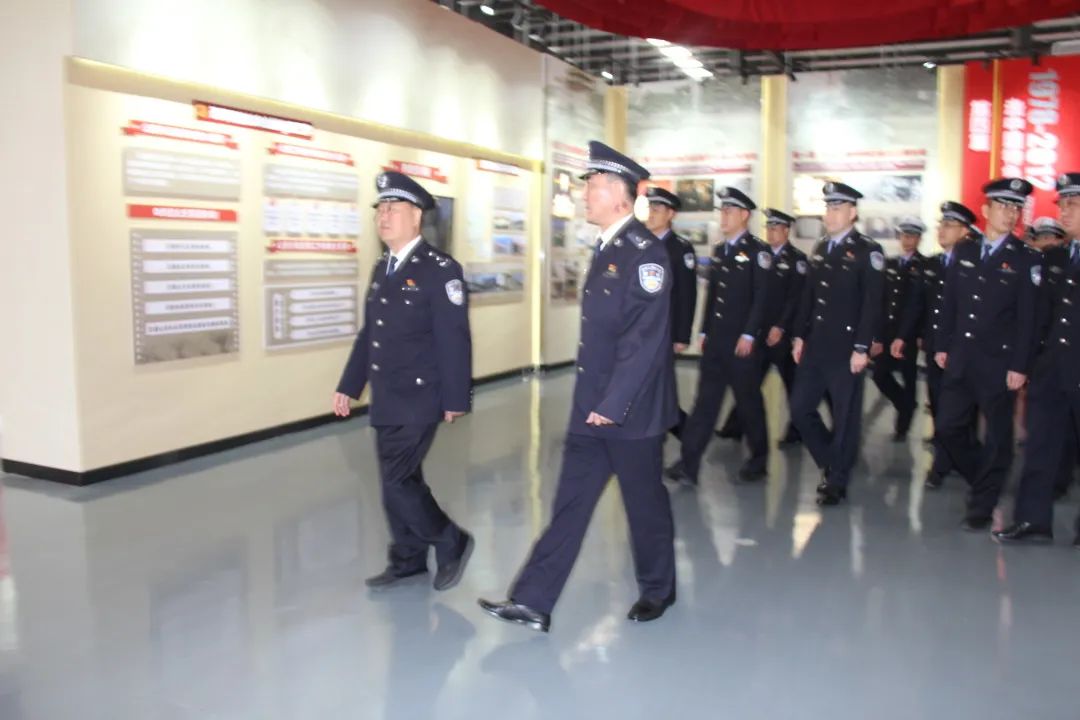 aec04eeee4f144bcaf61614bf9b873ee.jpg